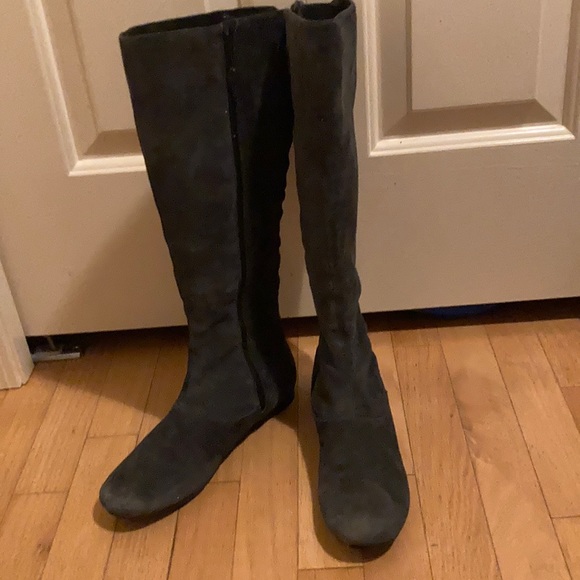 Like NEW Nine West Grey suede boots 7.5 - Picture 1 of 7
